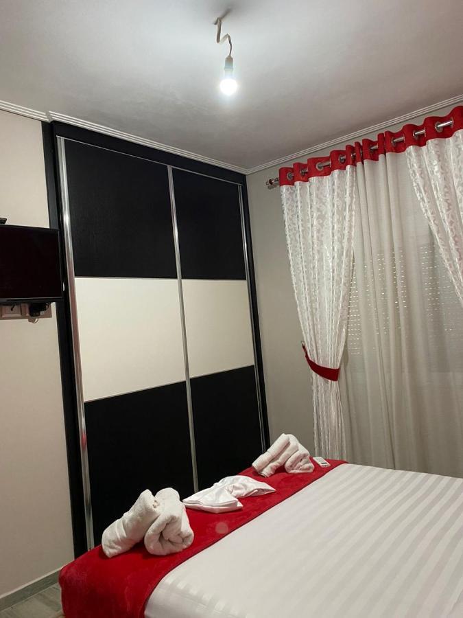 Vila Sinani ซารานเดอ ภายนอก รูปภาพ