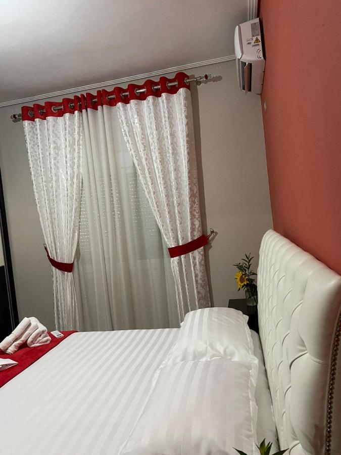 Vila Sinani ซารานเดอ ภายนอก รูปภาพ