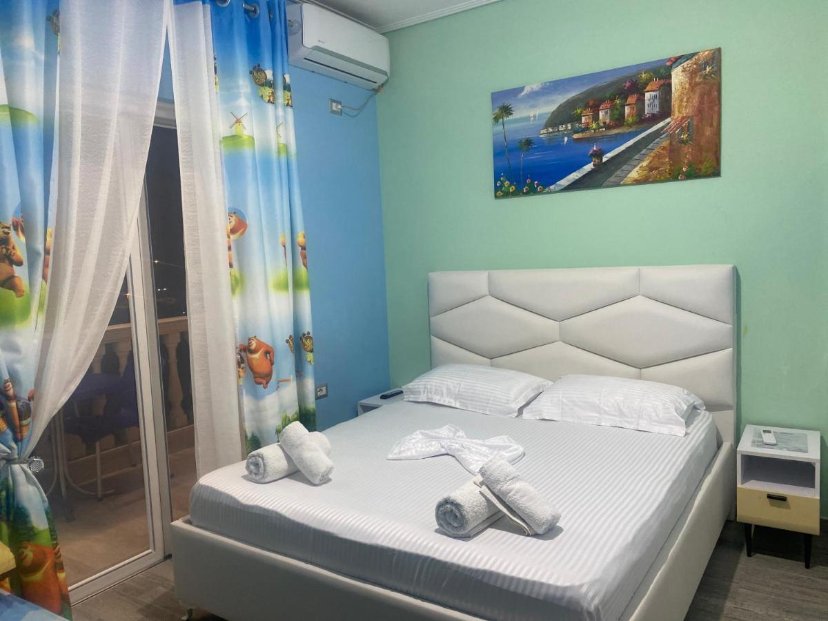 Vila Sinani ซารานเดอ ภายนอก รูปภาพ