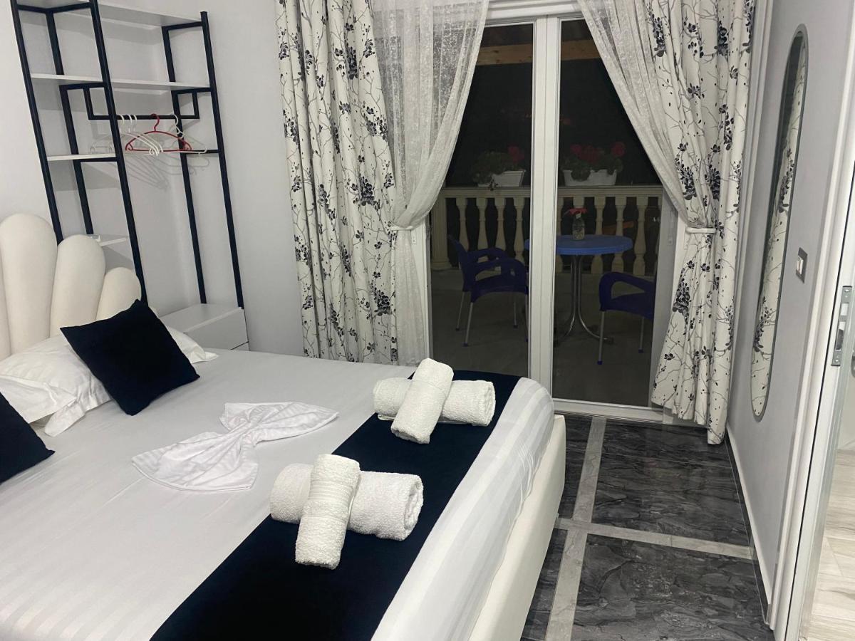 Vila Sinani ซารานเดอ ภายนอก รูปภาพ