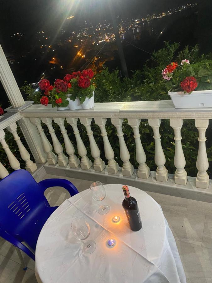 Vila Sinani ซารานเดอ ภายนอก รูปภาพ