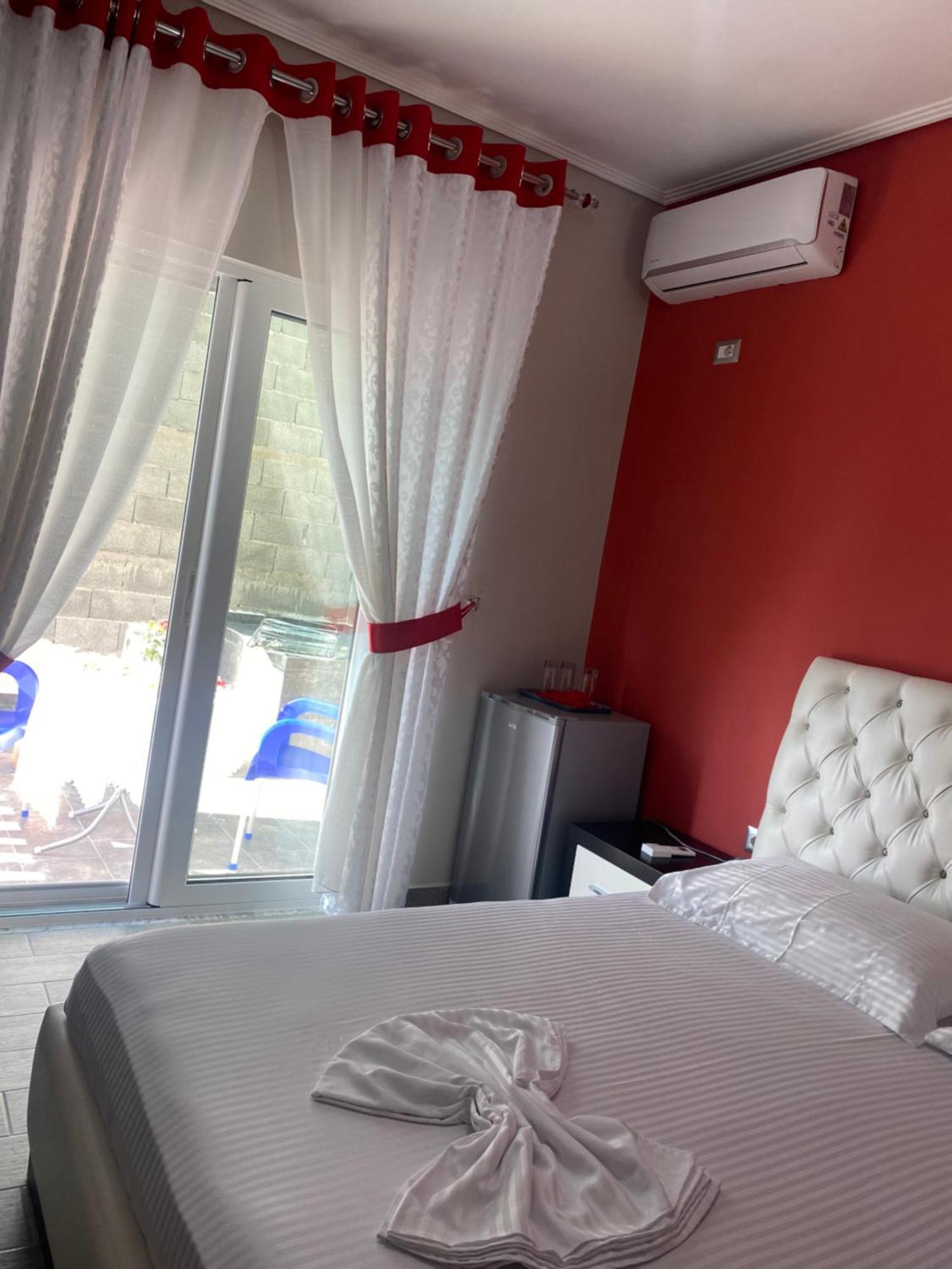 Vila Sinani ซารานเดอ ภายนอก รูปภาพ